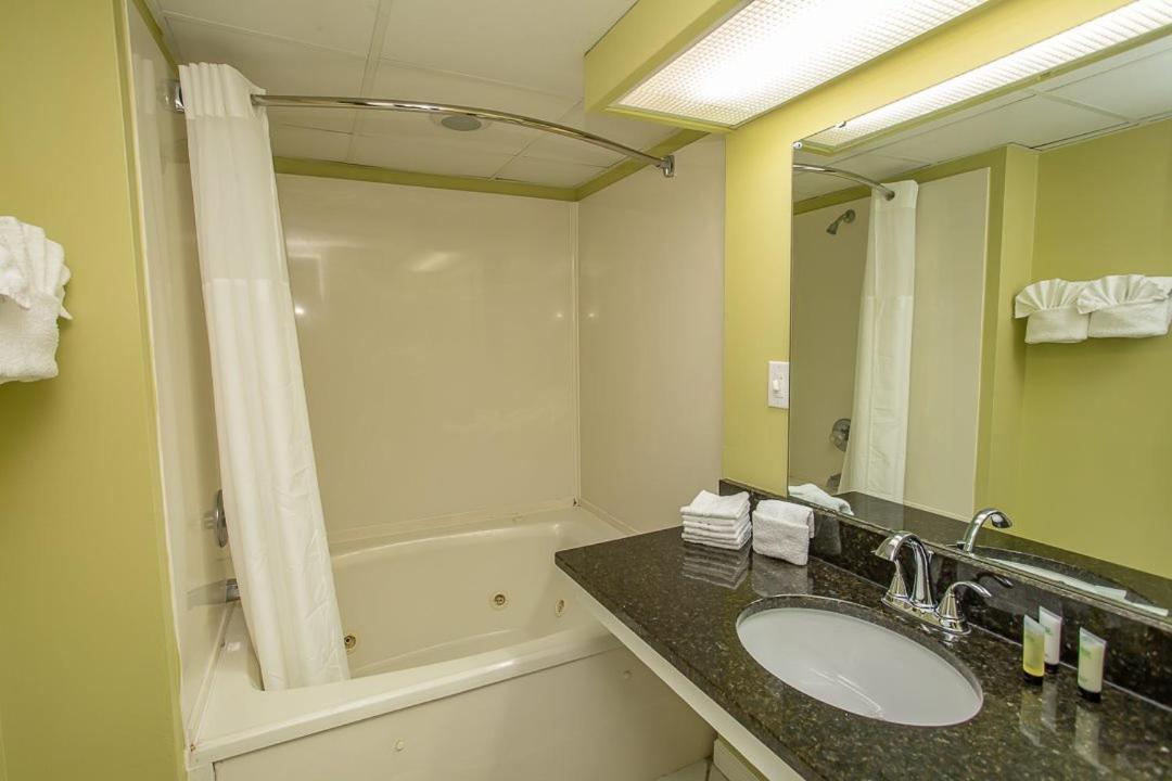 Ocean View Studio King Suite Boardwalk Resort Unit 540 Sleeps 2 Миртл-Бич Экстерьер фото